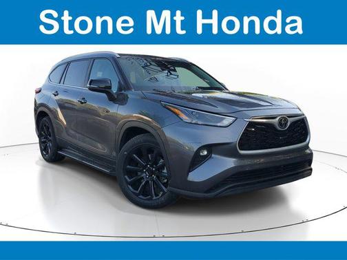 Magnetic Gray Metallic 2023 Toyota Highlander XLE