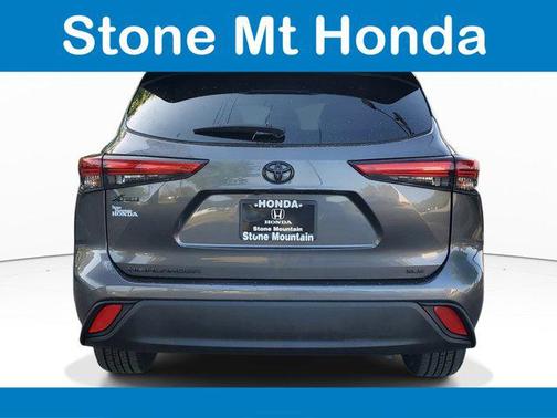 Magnetic Gray Metallic 2023 Toyota Highlander XLE