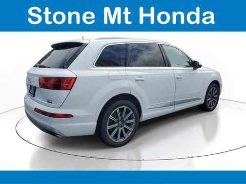 White Crystal 2017 Audi Q7 3.0T Prestige
