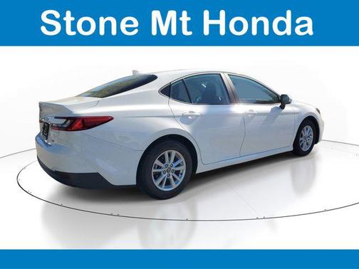 Ice 2025 Toyota Camry LE