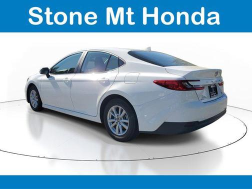 Ice 2025 Toyota Camry LE