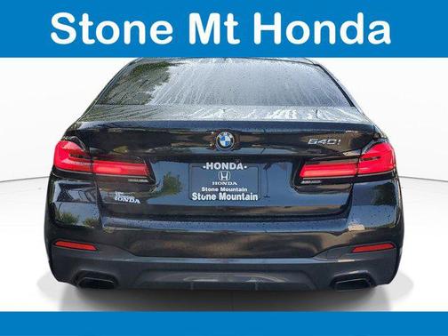 Black Sapphire Metallic 2022 BMW 540 i