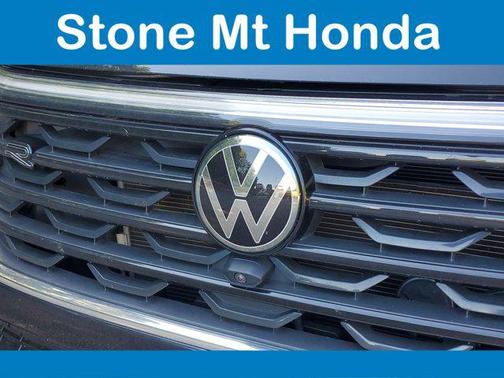 Pure Gray 2024 Volkswagen Jetta 1.4T SEL Premium