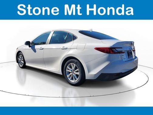 Wind Chill Pearl 2025 Toyota Camry LE