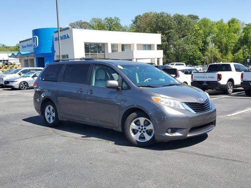 2014 Toyota Sienna LE