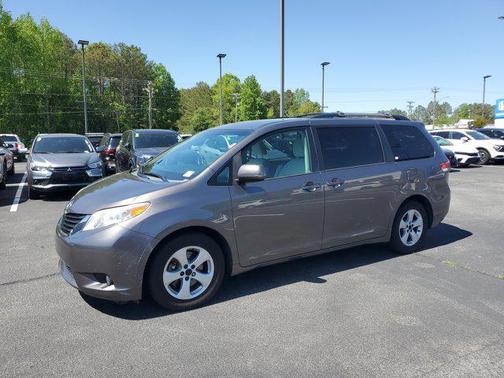 2014 Toyota Sienna LE