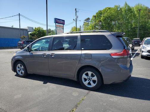 2014 Toyota Sienna LE