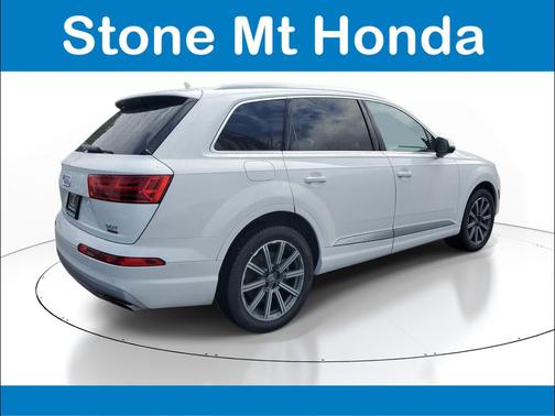 White Crystal 2017 Audi Q7 3.0T Prestige