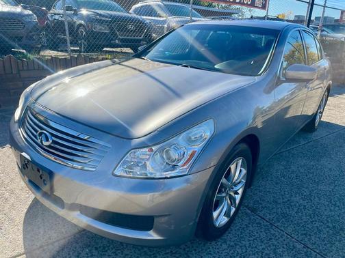 2009 INFINITI G37x Base