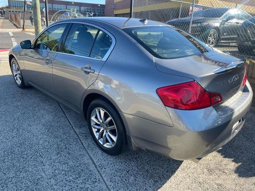 2009 INFINITI G37x Base