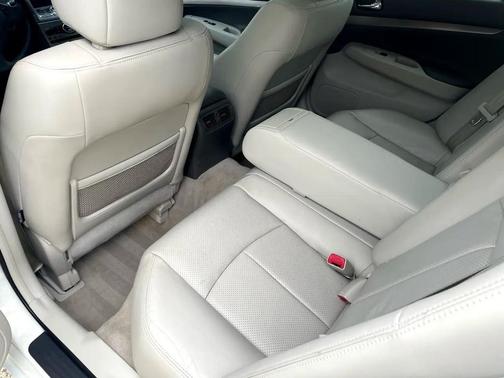 2013 INFINITI G37x Base