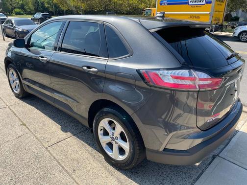 2019 Ford Edge SE
