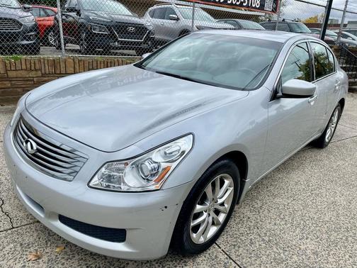 2009 INFINITI G37x Base