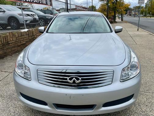 2009 INFINITI G37x Base