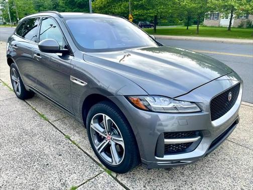 2017 Jaguar F-PACE 35t R-Sport