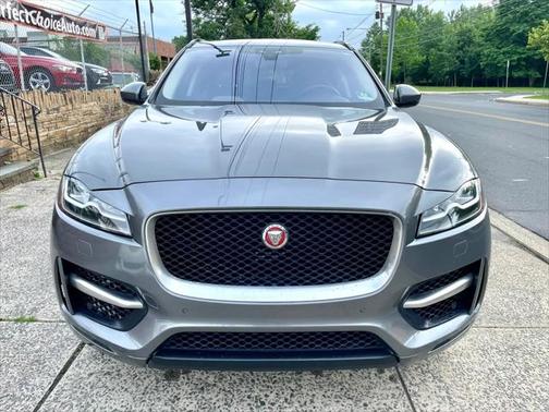 2017 Jaguar F-PACE 35t R-Sport