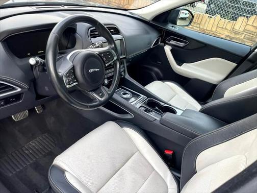 2017 Jaguar F-PACE 35t R-Sport