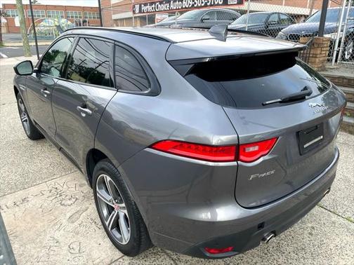 2017 Jaguar F-PACE 35t R-Sport