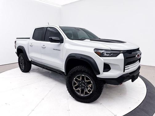 Summit White 2024 Chevrolet Colorado ZR2