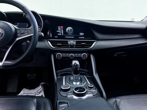 2018 Alfa Romeo Giulia Base