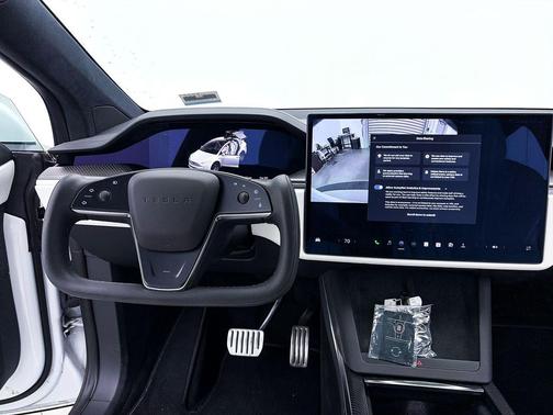 2022 Tesla Model X Plaid Tri Motor All-Wheel Drive