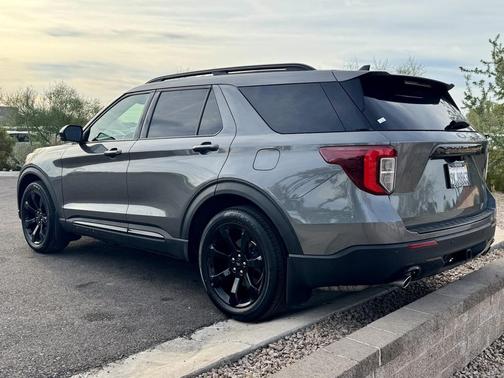 2023 Ford Explorer ST-Line