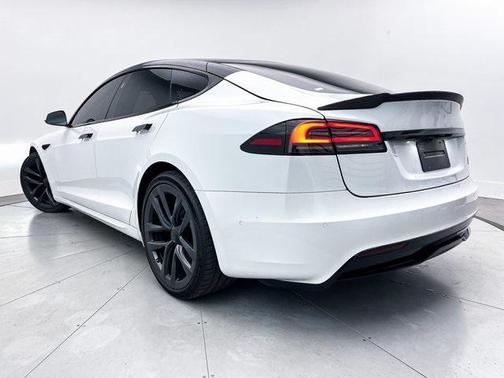 2022 Tesla Model S Plaid