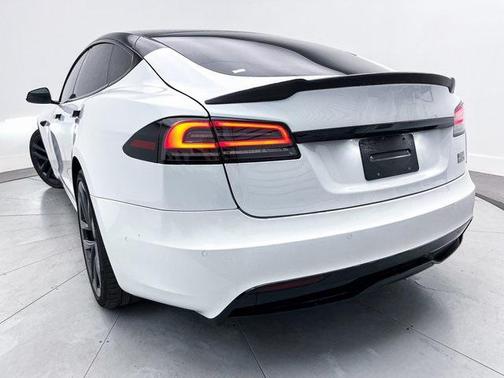 2022 Tesla Model S Plaid