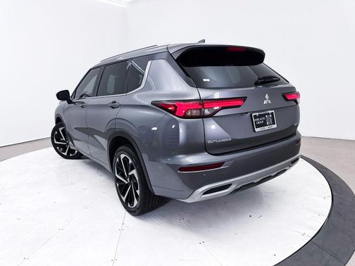 Silver 2023 Mitsubishi Outlander SEL 2.5 2WD