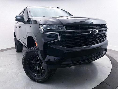 2023 Chevrolet Suburban RST