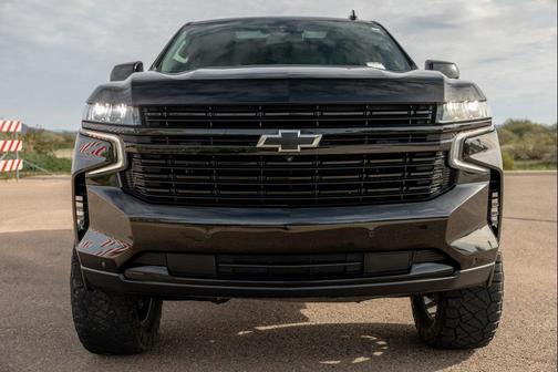 2023 Chevrolet Suburban RST