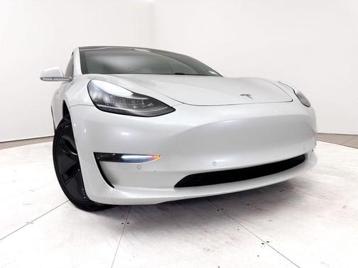 Pearl White Multi-Coat 2019 Tesla Model 3 Long Range