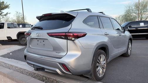 2023 Toyota Highlander Platinum