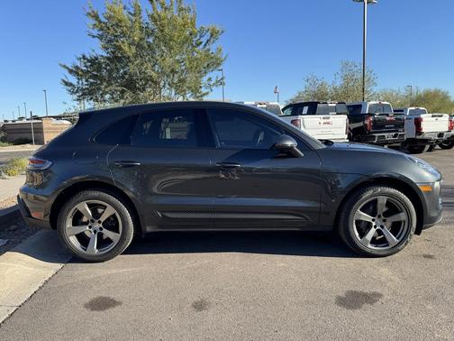 2024 Porsche Macan Base