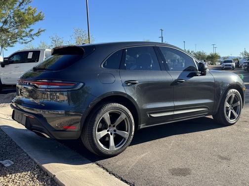 2024 Porsche Macan Base