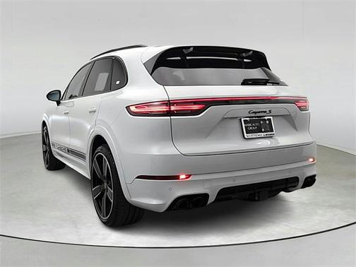 2022 Porsche Cayenne Platinum Edition