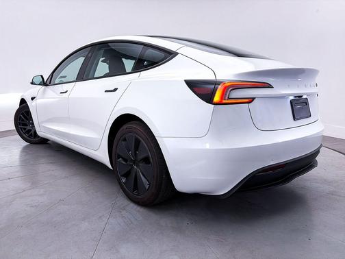 Pearl White Multi-Coat 2024 Tesla Model 3 Long Range