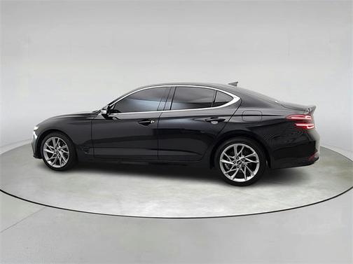 2022 Genesis G70 2.0T RWD