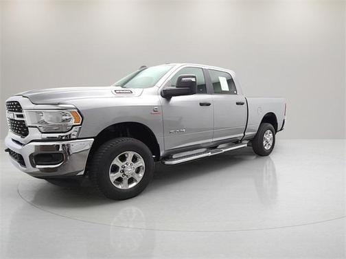 2023 RAM 2500 Big Horn Crew Cab 4x4 6'4' Box