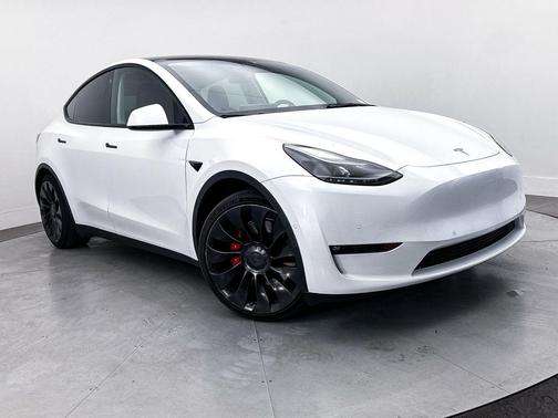 Pearl White Multi-Coat 2022 Tesla Model Y Performance Dual Motor All-Wheel Drive