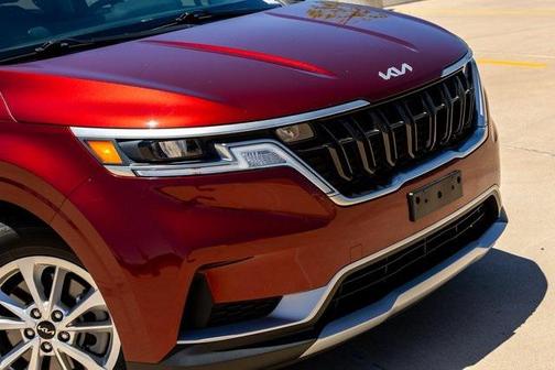 2023 Kia Carnival LX