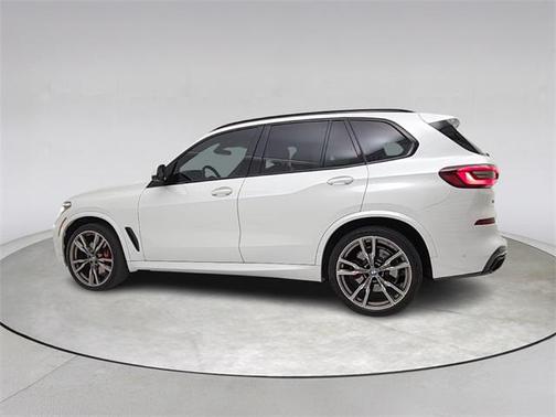 2022 BMW X5 M50i