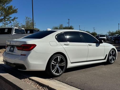2019 BMW 740 740i