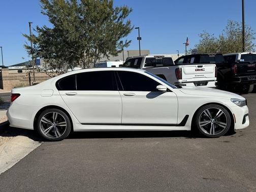 2019 BMW 740 740i
