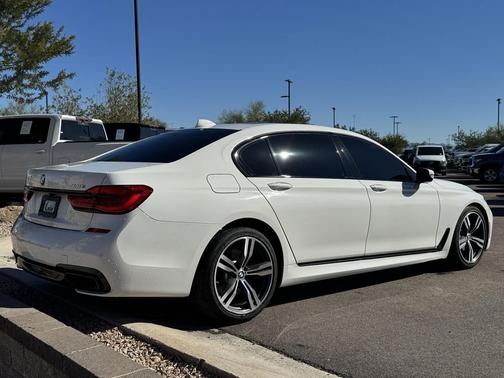 2019 BMW 740 740i