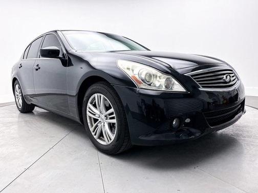 2015 INFINITI Q40 Base