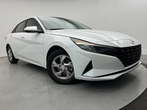 2021 Hyundai ELANTRA SE