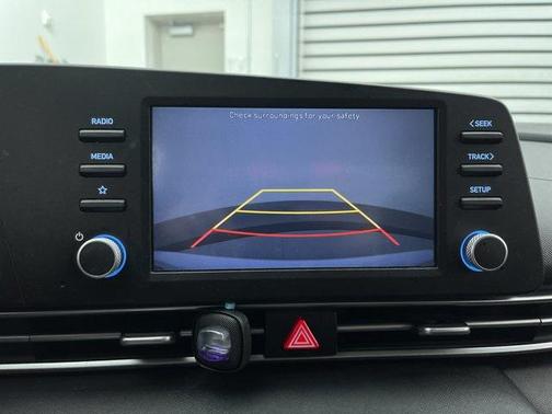 2021 Hyundai ELANTRA SE