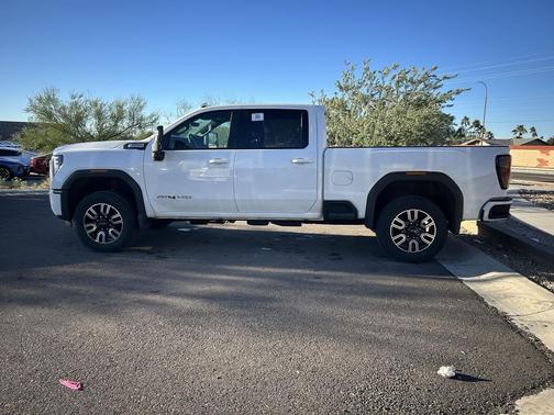 2024 GMC Sierra 2500 AT4