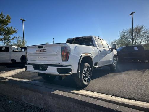 2024 GMC Sierra 2500 AT4